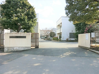 浦安市立浦安中学校まで1200m