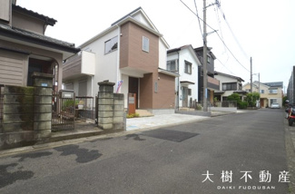 【前面道路含む現地写真】