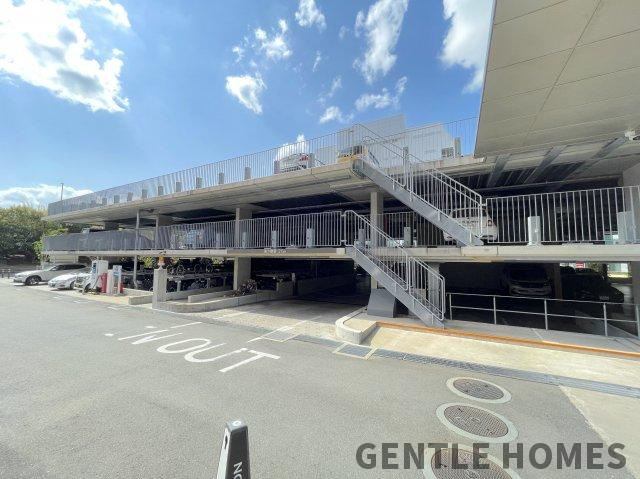 アイタワーの駐車場