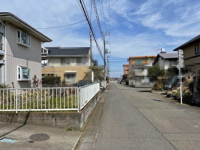 藤岡市本郷　中古（2023.6済）の前面道路含む現地写真