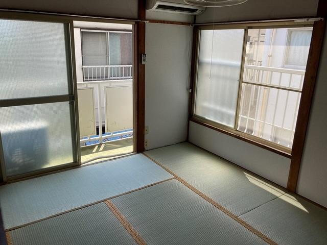 小南マンションの居間・リビング