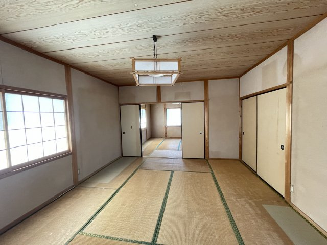 津山市山北　中古住宅　７LDK＋納戸の和室|２F　８畳２間続きの広々空間