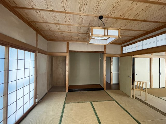 津山市山北　中古住宅　７LDK＋納戸の和室|１F　床の間と仏間付きの和室