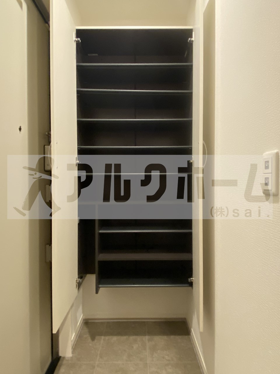 RIHITO八尾D棟の玄関