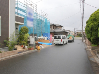 【前面道路含む現地写真】