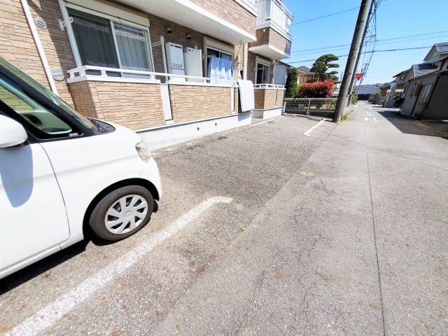 villa原松の駐車場