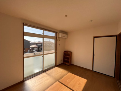 【洋室】 | ユトリロ北山2 | バルコニー側洋室6帖（※写真はイメージです、現況優先となります）