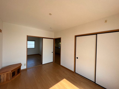 【洋室】 | ユトリロ北山2 | 南側洋室6帖（※写真はイメージです、現況優先となります）