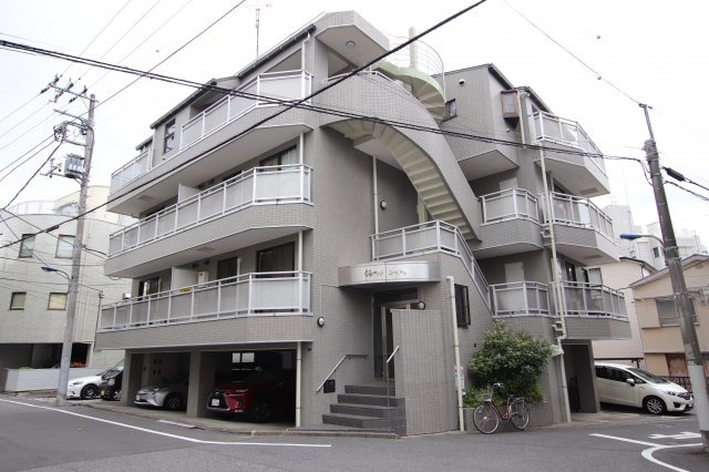 ヴェールシャトウ駐車場の外観