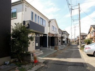 【前面道路含む現地写真】