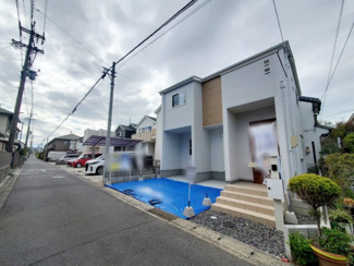 【前面道路含む現地写真】