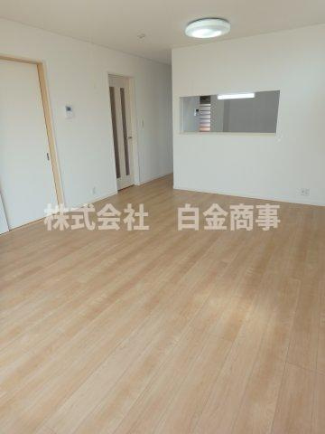 川越市笠幡中古戸建の居間・リビング
