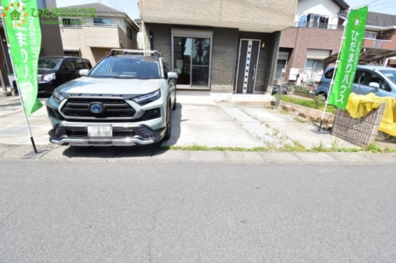 鴻巣市大間1丁目　中古一戸建ての駐車場