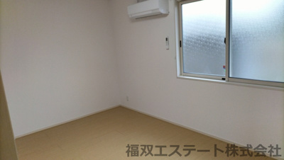 【洋室】 | アーバンキャンドルB（家賃半額補助対象） | 個人の部屋や寝室として使える洋室です