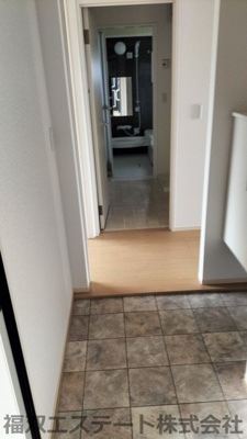 【玄関】 | アーバンキャンドルB（家賃半額補助対象） | シンプルで使いやすい玄関です