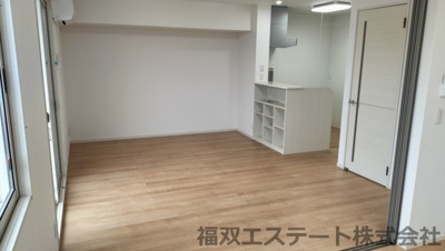 【居間・リビング】 | アーバンキャンドルB（家賃半額補助対象） | ゆったりとしたリビングです