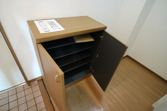 アバントコート六甲の玄関