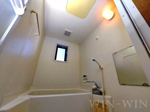 フローレス Cの浴室