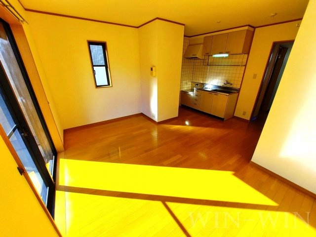 フローレス Cの居間・リビング