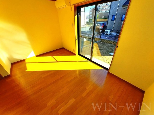 フローレス Cの居間・リビング