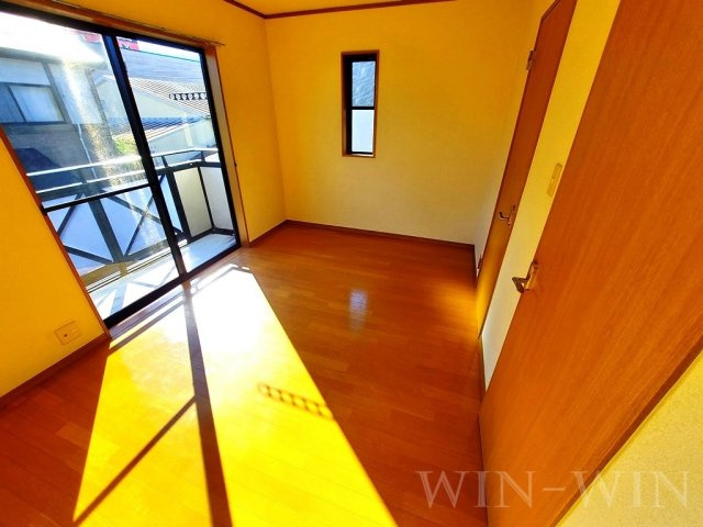 フローレス Cの寝室