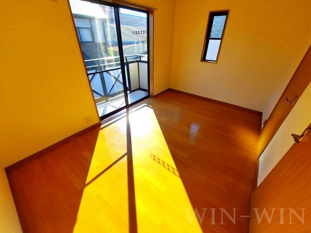 フローレス Cの寝室