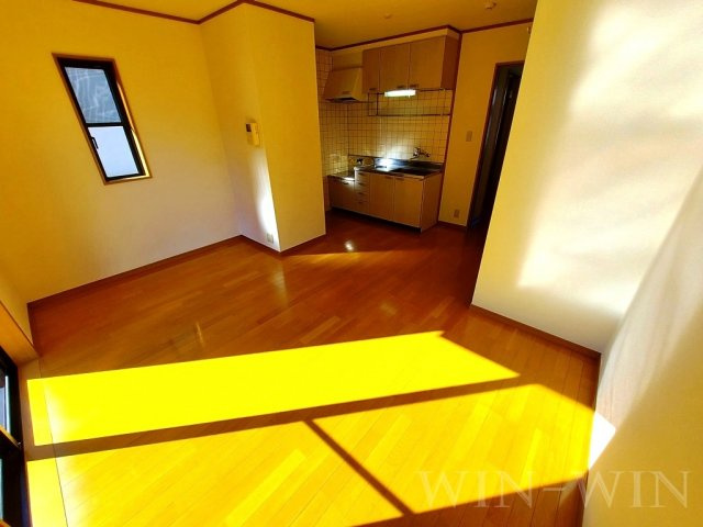 フローレス Cの居間・リビング