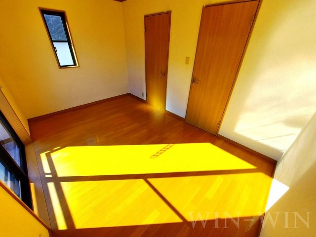 フローレス Cの寝室