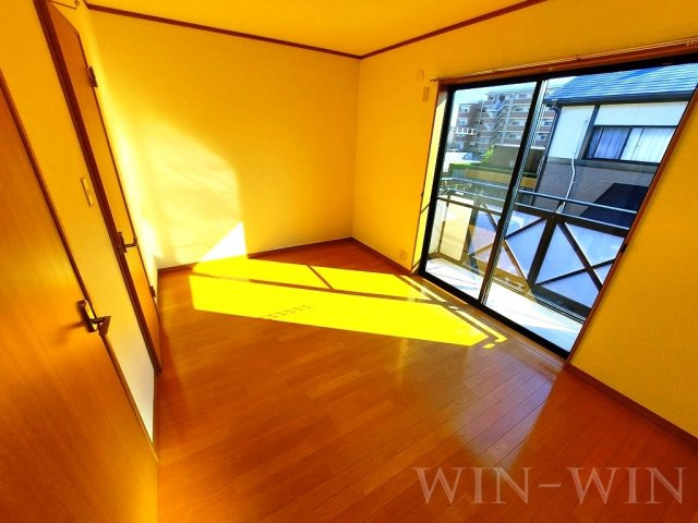 フローレス Cの寝室