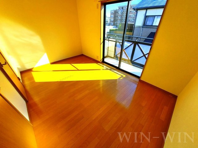 フローレス Cの寝室