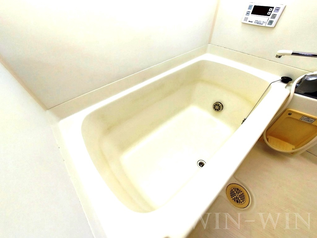 フローレス Cの浴室