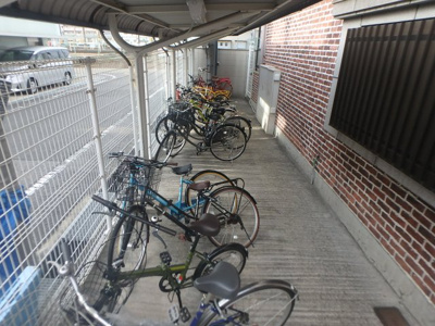 【その他共用部分】 | ステラハウス２０ | 屋根付き駐輪スペースです