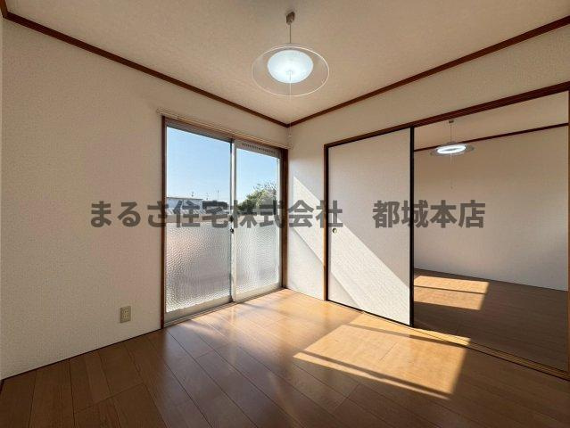 コーポ広原の洋室|日当たりの良い洋室です