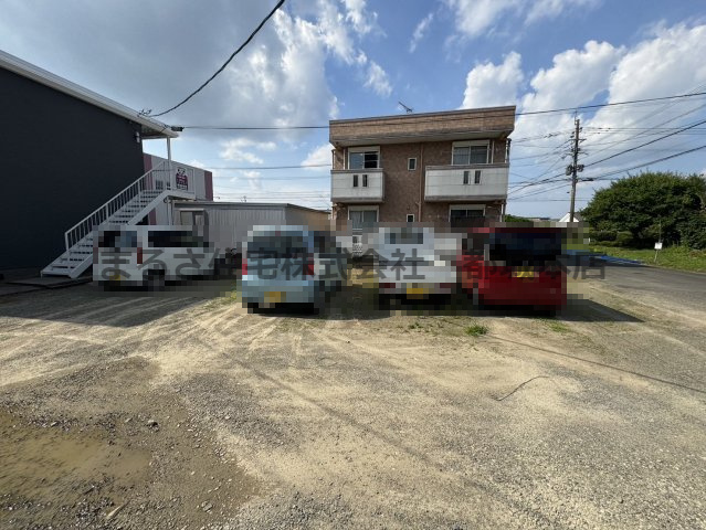 コーポ広原の駐車場