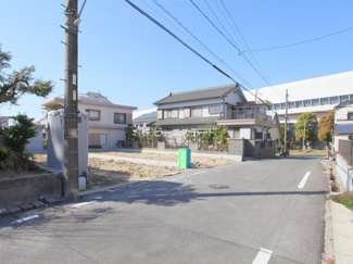 【前面道路含む現地写真】