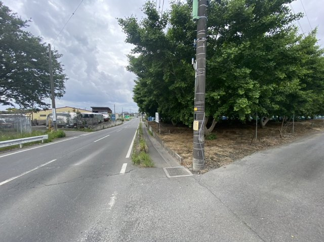 狭山市北入曽　建築条件なし売地　「武蔵藤沢駅」徒歩17分　敷地115坪の前面道路含む現地写真