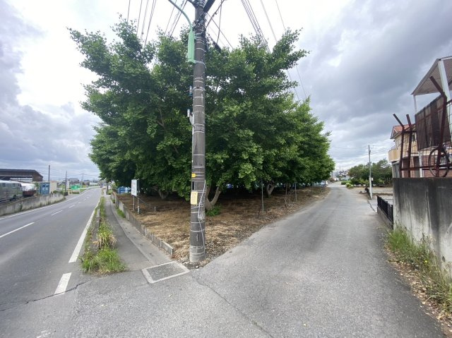 狭山市北入曽　建築条件なし売地　「武蔵藤沢駅」徒歩17分　敷地115坪の前面道路含む現地写真