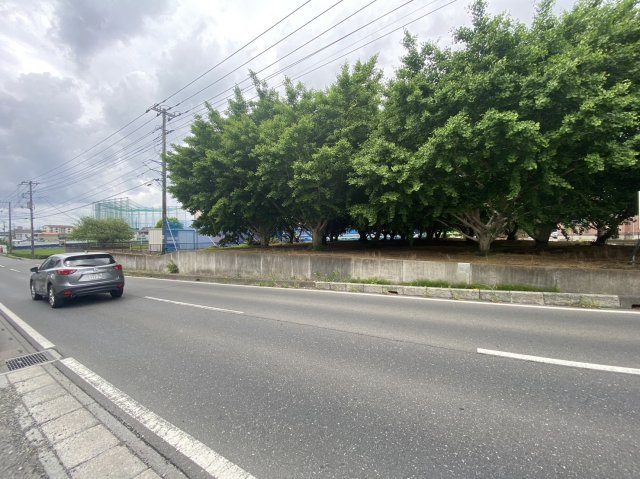 狭山市北入曽　建築条件なし売地　「武蔵藤沢駅」徒歩17分　敷地115坪の前面道路含む現地写真