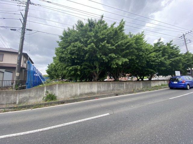 狭山市北入曽　建築条件なし売地　「武蔵藤沢駅」徒歩17分　敷地115坪の前面道路含む現地写真
