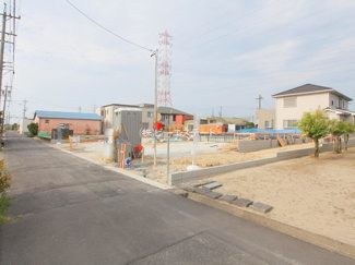 【前面道路含む現地写真】