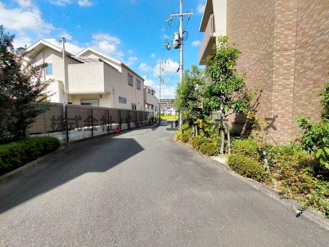 プレザント枚方のエントランス|建物の内部です