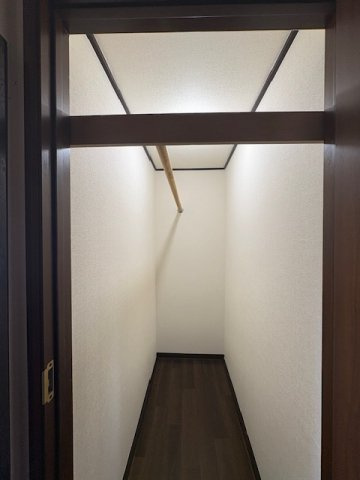 市川市鬼高２丁目の一戸建てのその他|2F通路・ウォークインクローゼット♪