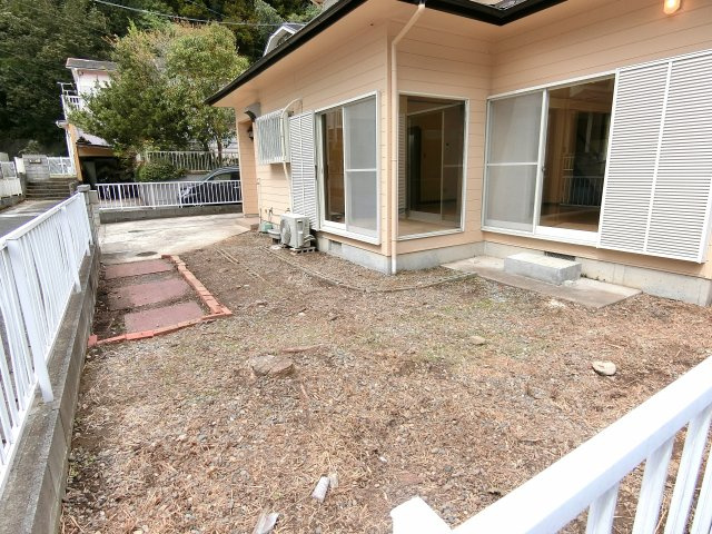 山武市戸田貸家の庭