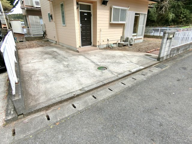 山武市戸田貸家の駐車場