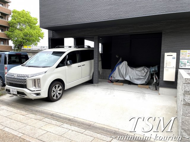 モダンアパートメント枚方三矢町の駐車場|敷地内駐車場