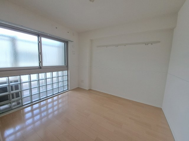 アイエフコート甲子園の洋室