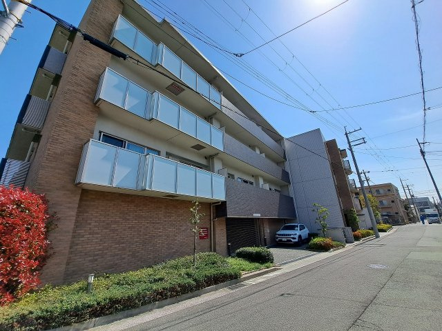 アイエフコート甲子園の外観
