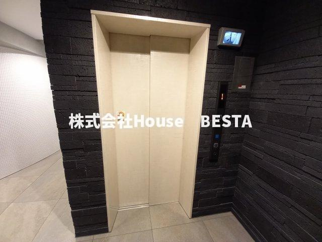 CREST TAPP 神戸湊町 NOIRのロビー