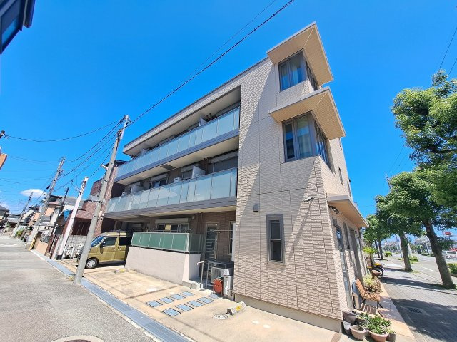 ルシアン里中の外観
