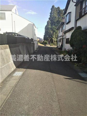 ６００６７　岐阜市下土居3丁目土地の前面道路含む現地写真